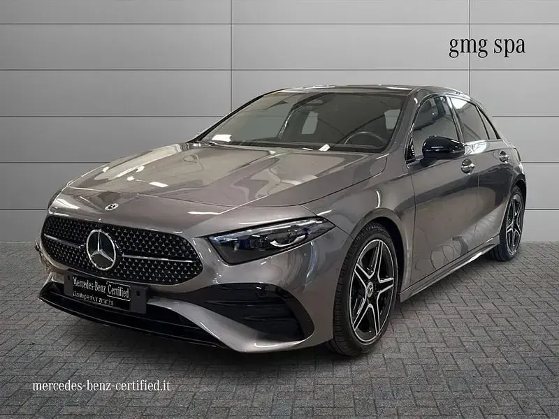 Usata Mercedes A180 Premium 116 CV (85 kW) 2025 Grigio Utilitaria