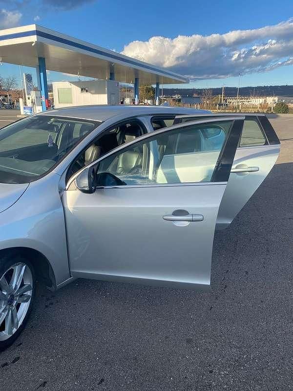 Usata Volvo V60 Summum 163 CV (119 kW) 2011 Grigio Station wagon