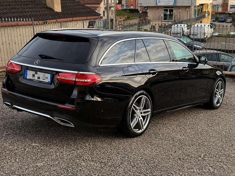 Usata Mercedes E220 AMG line 194 CV (142 kW) 2017 Nero Station wagon