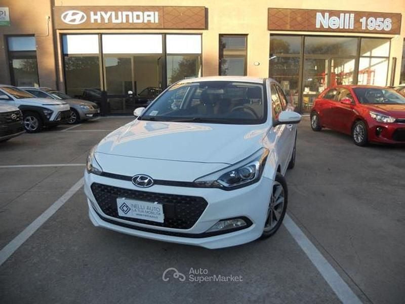 Bianco Usata 2018 Hyundai i20 Comfort Tre volumi | 6900 € (Ottimo prezzo) - Immagine 1/4