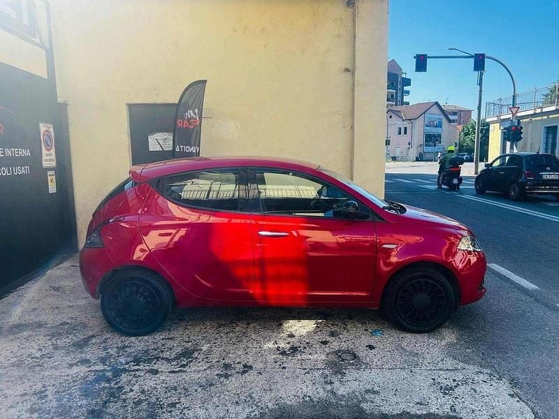 Usata Lancia Ypsilon S 69 CV (50 kW) 2021 Rosso Utilitaria