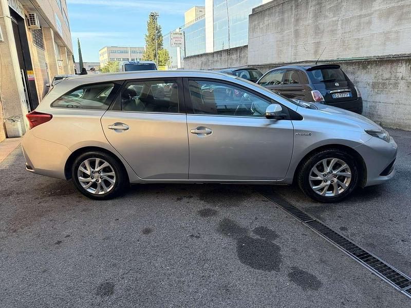 Usata Toyota Auris Touring Sports Active 99 CV (72 kW) 2017 Grigio Station wagon