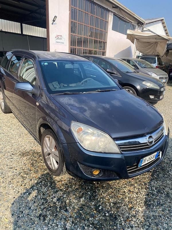 Usata Opel Astra 101 CV (74 kW) 2008 Blu Station wagon