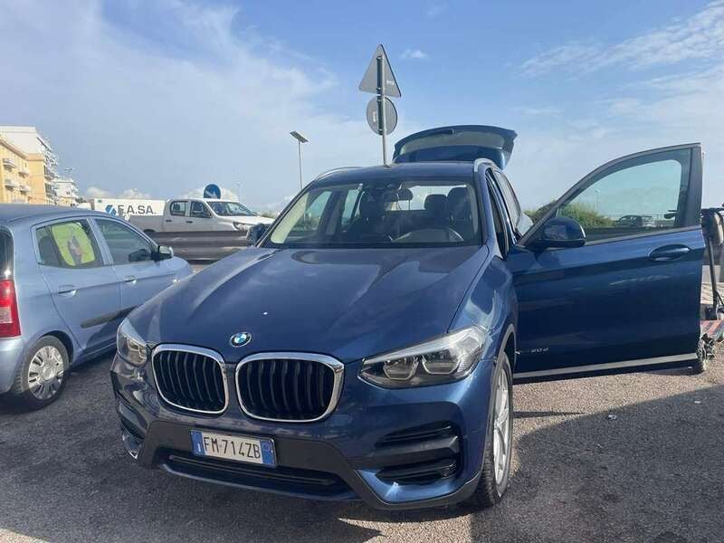 Blu/azzurro Usata 2018 BMW X3 Advantage SUV | 20.000 € (Buon prezzo) - Immagine 1/4