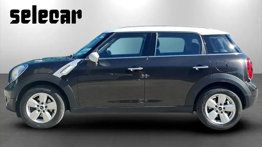 Usata Mini Cooper D Countryman Business 111 CV (81 kW) 2017 5v grigio manganese metallizza SUV