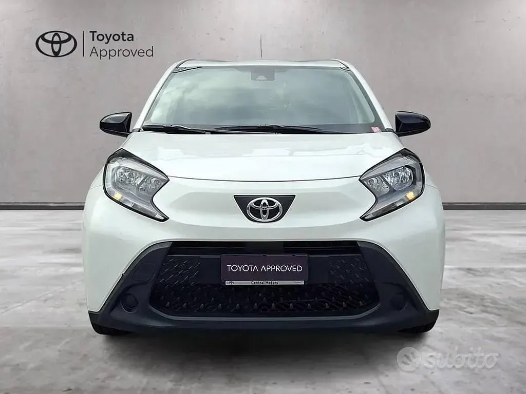 Usata Toyota Aygo X Active 72 CV (52 kW) 2022 Bianco SUV