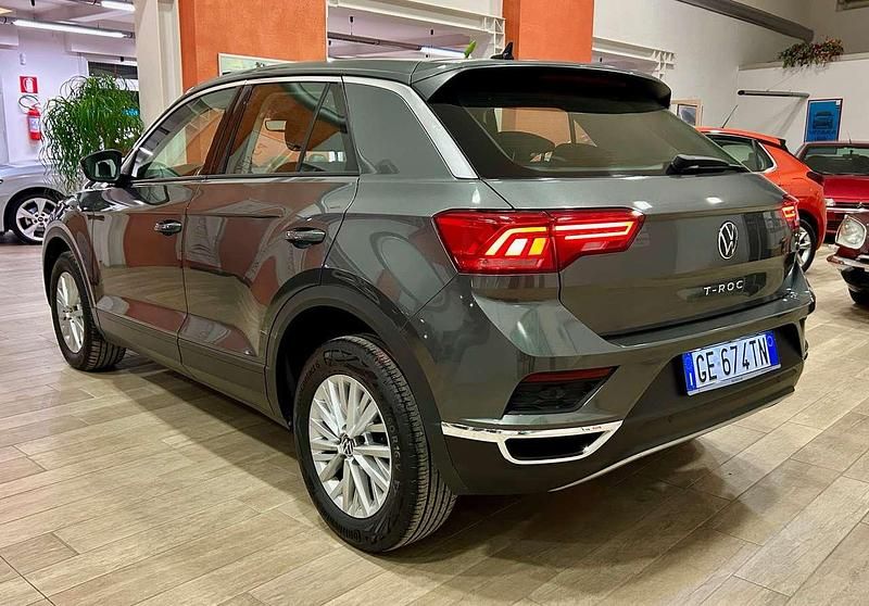 Usata VW T-Roc Business 116 CV (85 kW) 2021 Grigio SUV