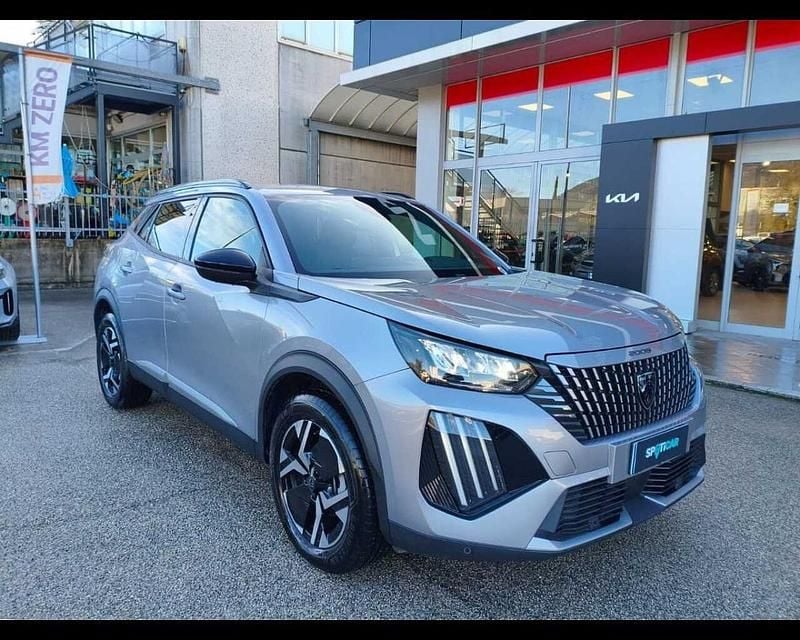 Usata Peugeot 2008 Allure 131 CV (96 kW) 2025 Argento SUV