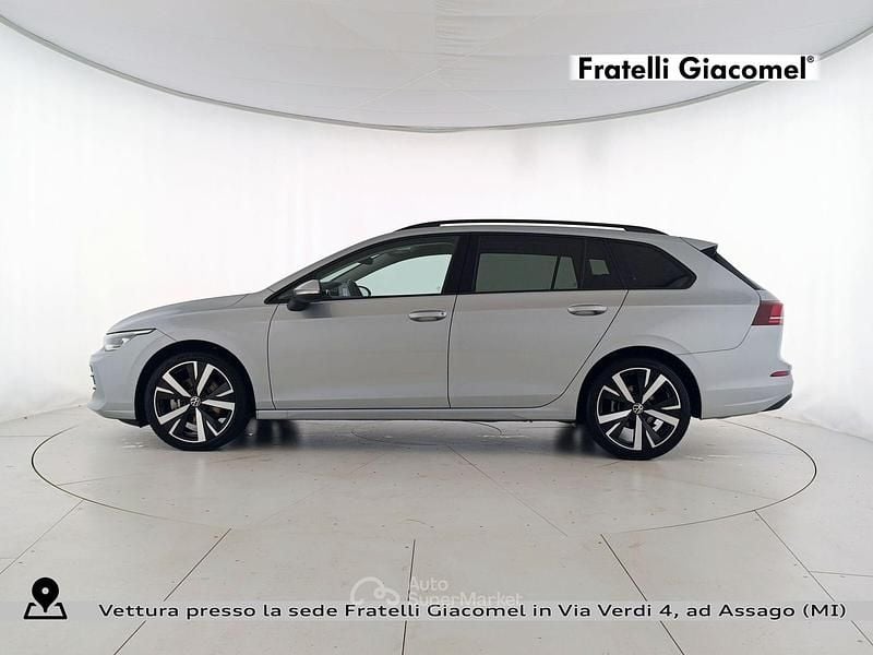 Usata VW Golf VIII Edition 150 CV (110 kW) 2025 Argento metallizzato Station wagon