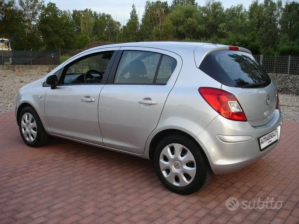 Usata Opel Corsa 75 CV (55 kW) 2013 Grigio Utilitaria
