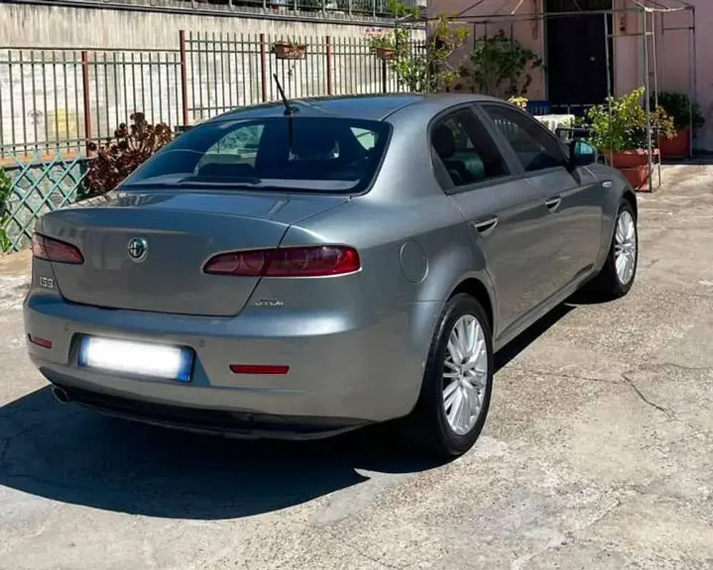 Usata Alfa Romeo 159 Progression 170 CV (125 kW) 2011 Grigio Berlina