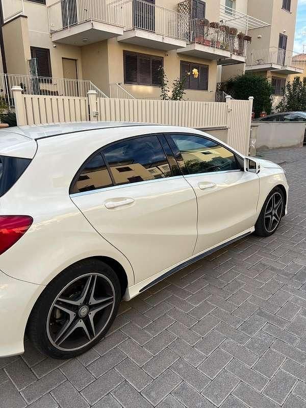 Usata Mercedes A180 Premium 109 CV (80 kW) 2013 Berlina