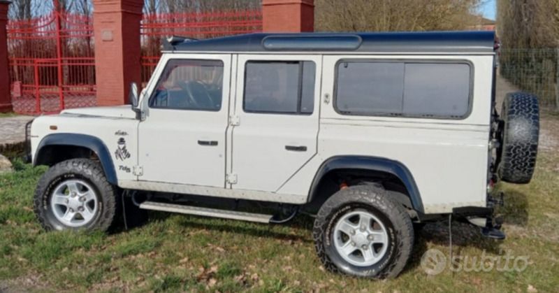 Usata Land Rover Defender 122 CV (89 kW) 2002 Bianco SUV