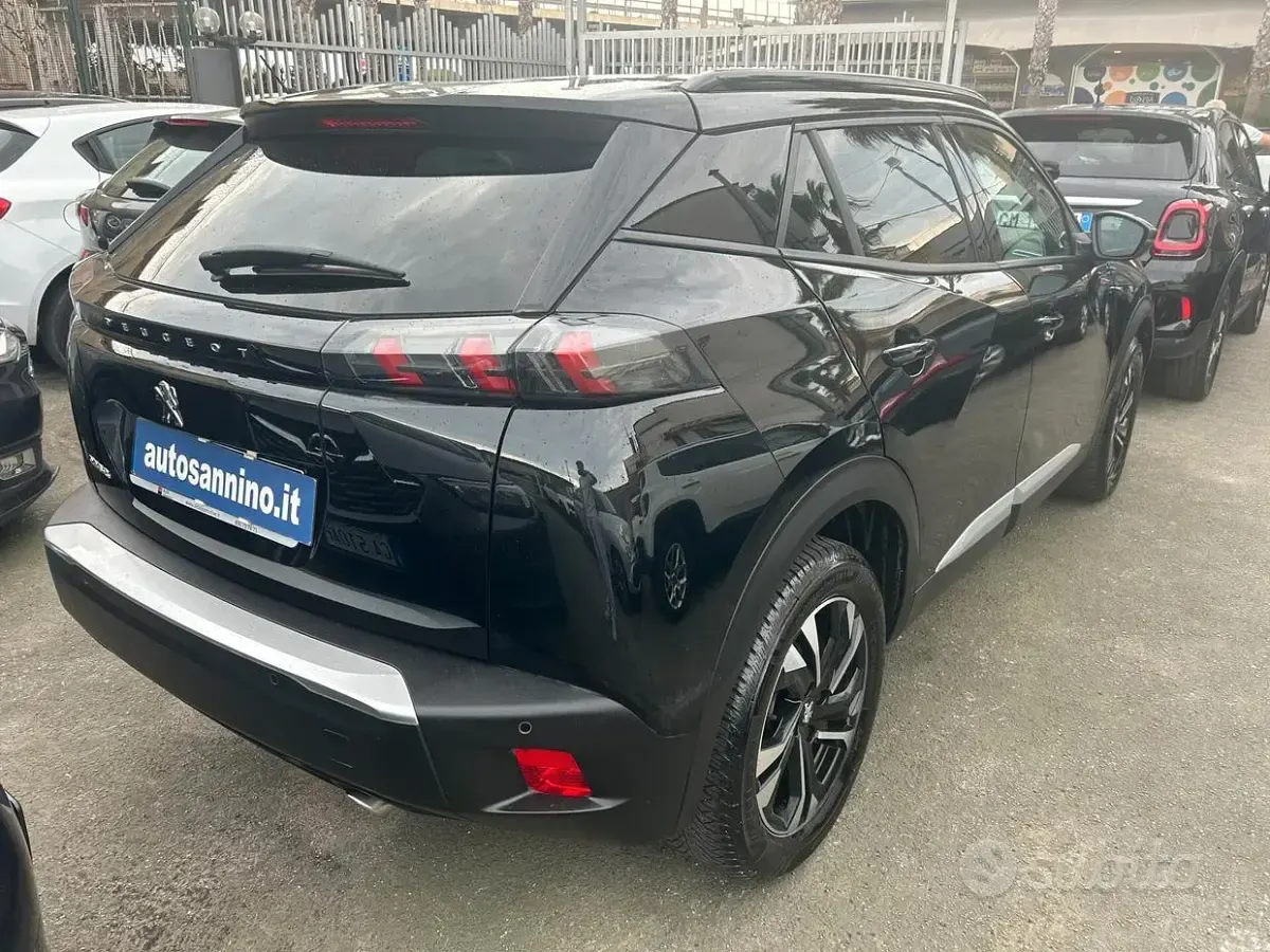 Usata Peugeot 2008 Allure 131 CV (96 kW) 2022 Nero SUV