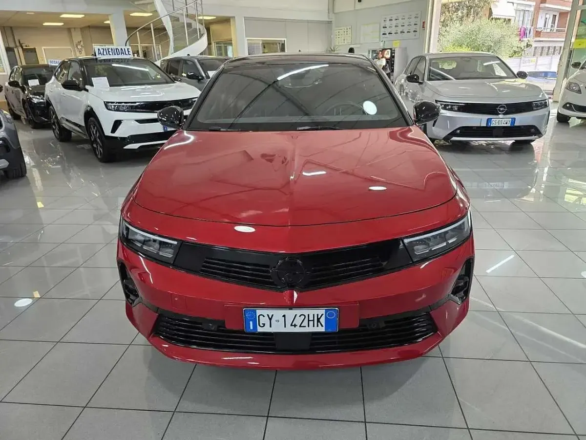 Usata Opel Astra 131 CV (96 kW) 2025 Rosso Utilitaria