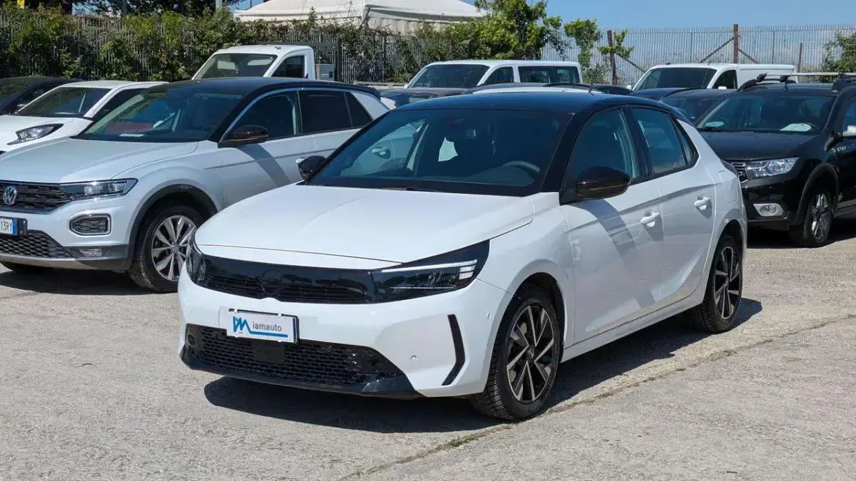 Usata Opel Corsa 101 CV (74 kW) 2025 Bianco Utilitaria