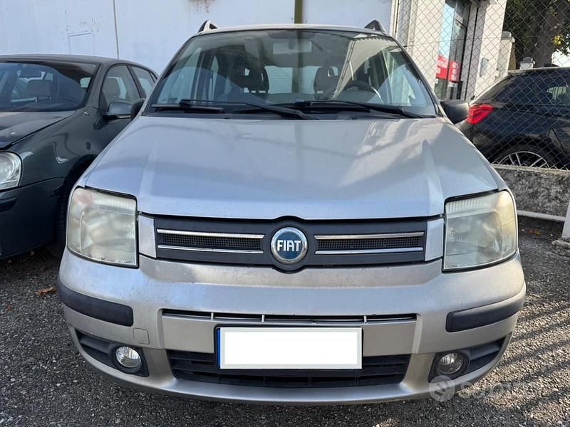 Usata Fiat Panda Dynamic 69 CV (50 kW) 2004 Grigio Utilitaria