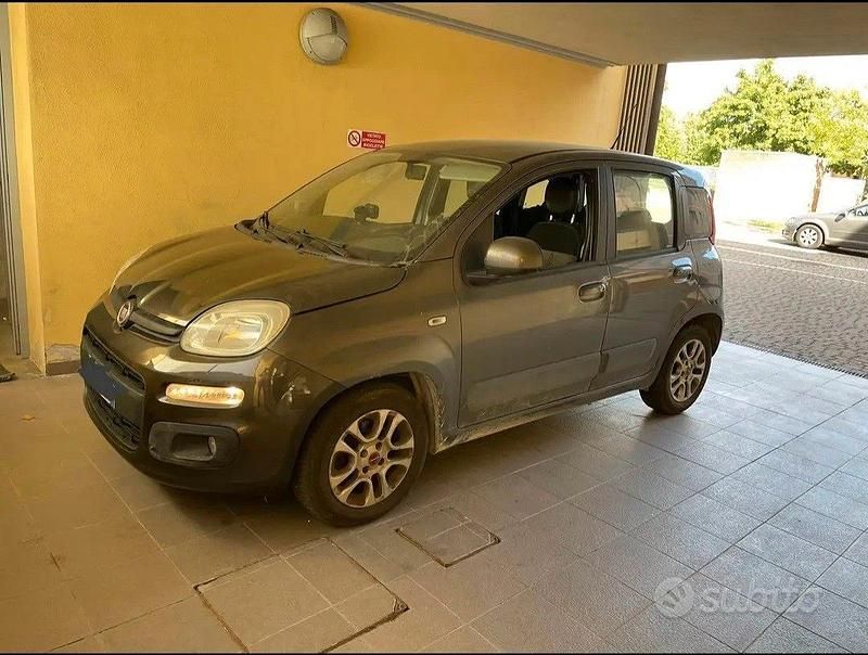 Usata 2017 Fiat Panda Lounge Due volumi | 7600 € (Buon prezzo) - Immagine 1/4