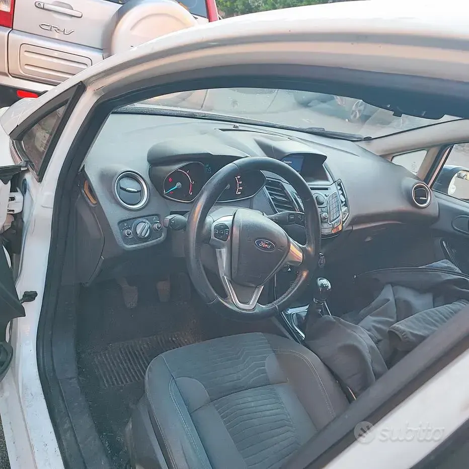 Second-hand Ford Fiesta Titanium 75 CP (55 kW) 2013 Berlinǎ