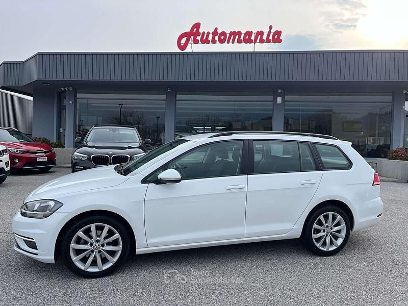 Usata VW Golf VII Business 116 CV (85 kW) 2019 Bianco Station wagon