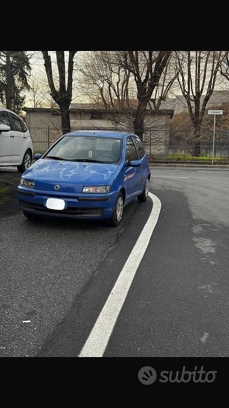 Usata Fiat Punto 2001 Blu Berlina