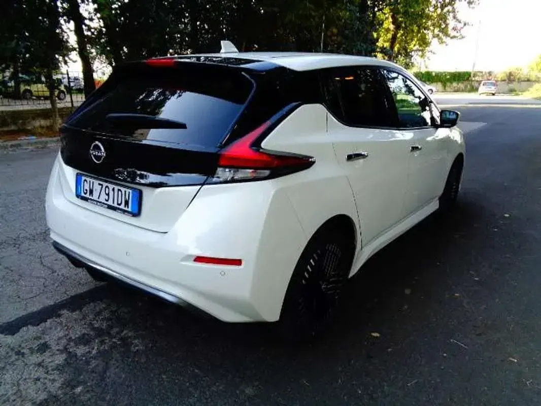 Usata Nissan Leaf N-Connecta 160 kW (218 CV) 2024 Bianco Utilitaria