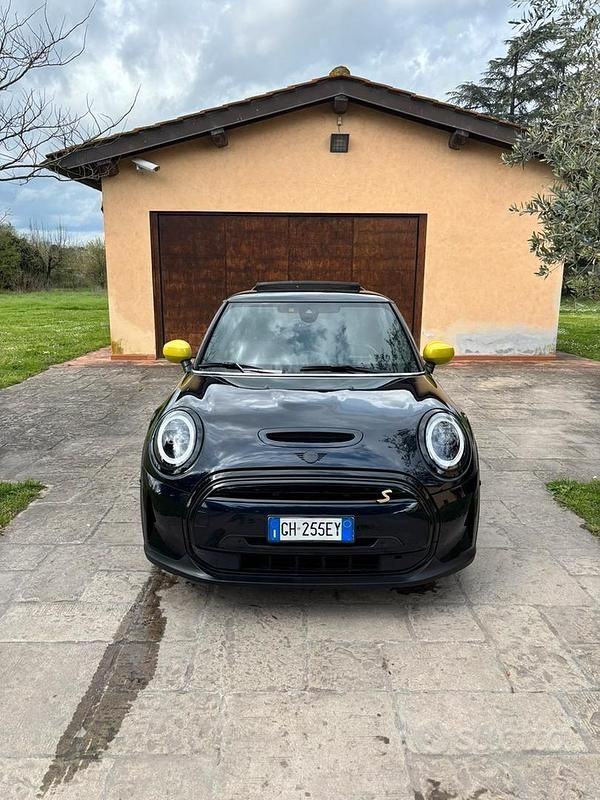 Usata Mini Cooper SE 160 kW (218 CV) 2021 Blu Utilitaria