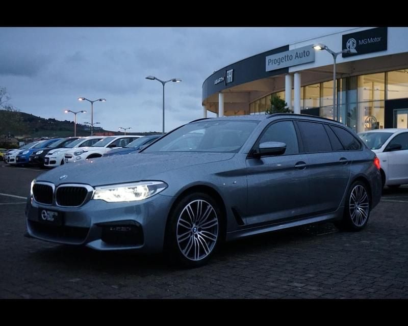 Grigio Usata 2019 BMW 530 Tre volumi | 31.900 € (Buon prezzo) - Immagine 1/4