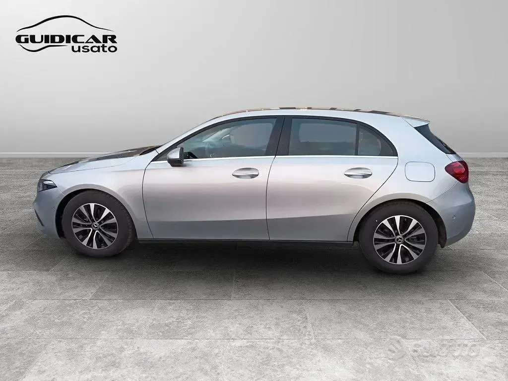 Begagnad Mercedes A180 Advanced 116 HK (85 kW) 2025 Silver Sedan