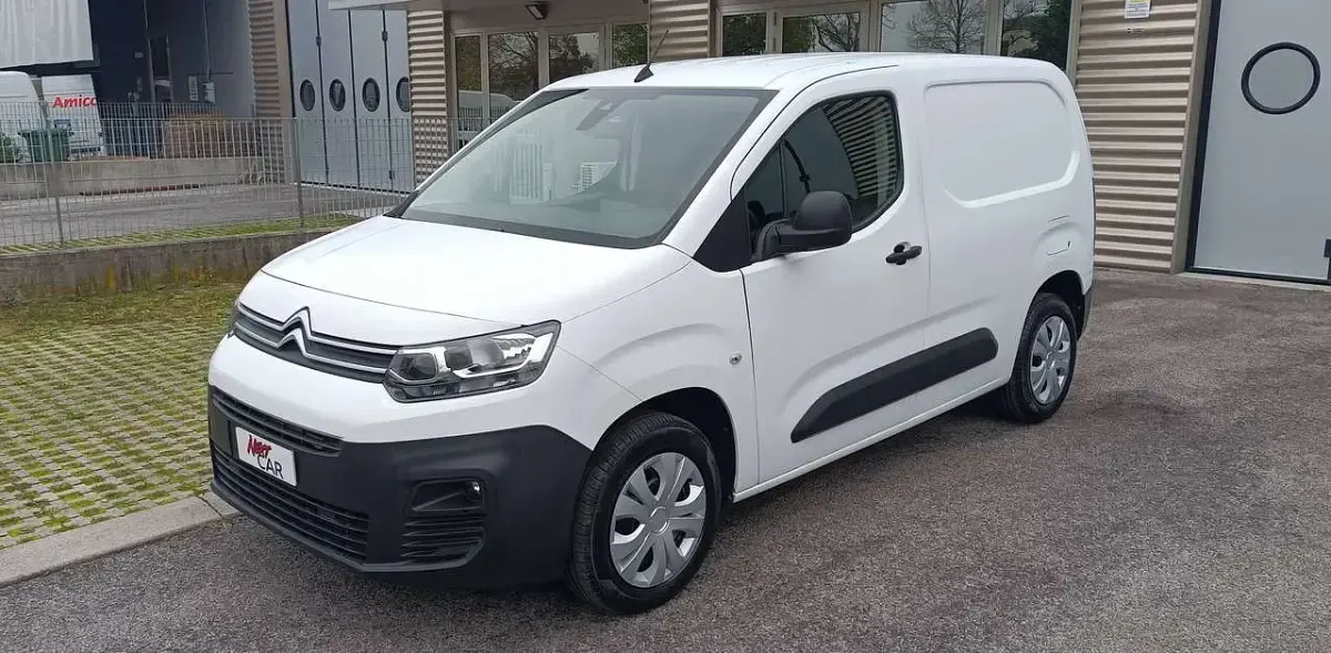 Usata Citroën Berlingo 102 CV (75 kW) 2021 Bianco Monovolume
