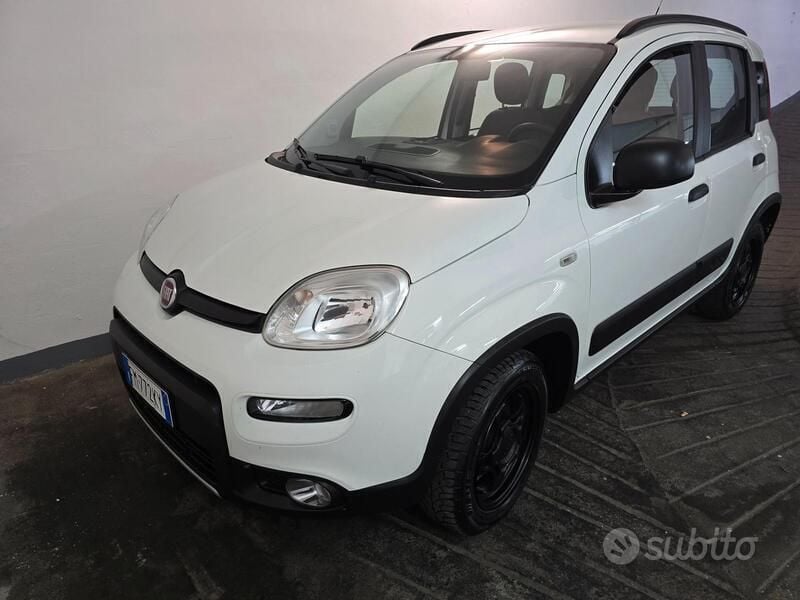 Usata Fiat Panda 4x4 S 95 CV (69 kW) 2017 Bianco Utilitaria