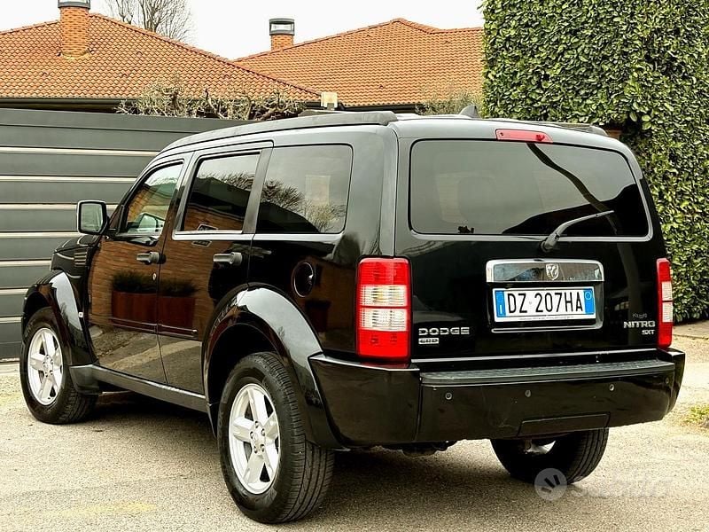 Usata Dodge Nitro 176 CV (129 kW) 2010 Nero SUV