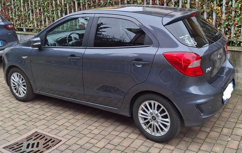 Usata Ford Ka Active 86 CV (63 kW) 2019 Grigio Berlina