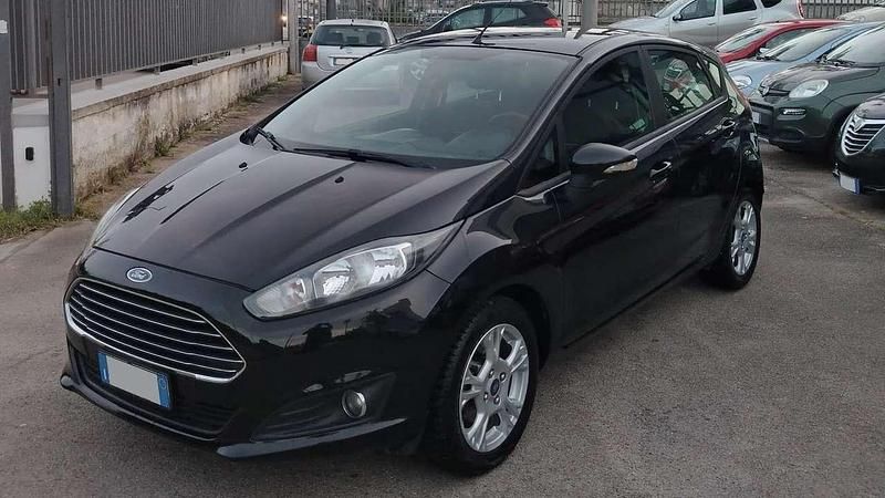 Usado Ford Fiesta Titanium 75 CV (55 kW) 2014 Negro Utilitario