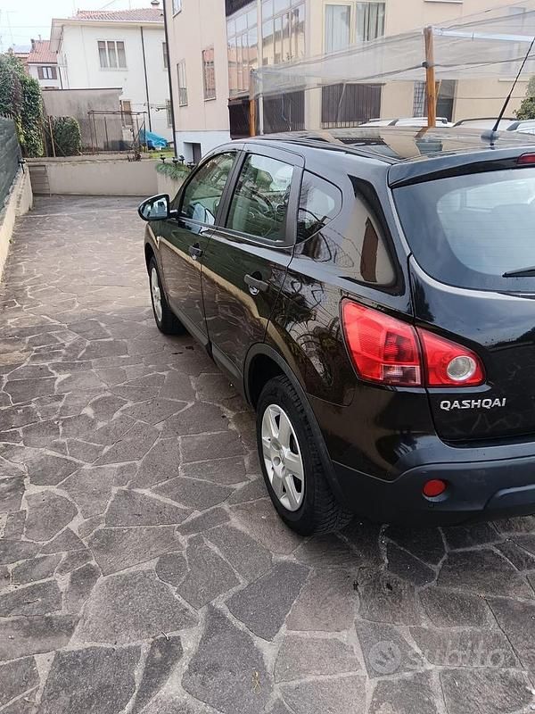 Usata Nissan Qashqai Tekna 114 CV (83 kW) 2007 Nero SUV