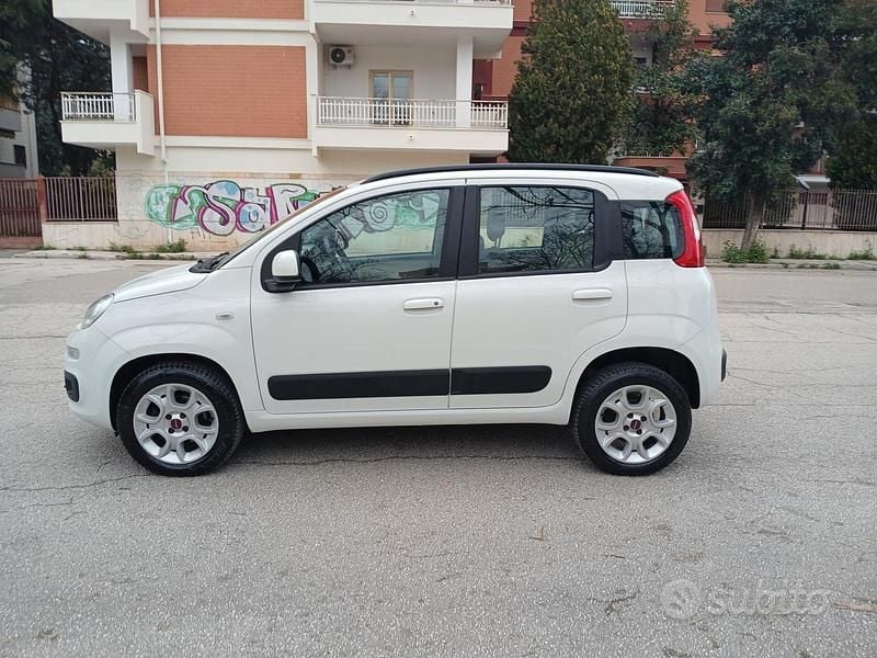 Usata Fiat Panda Lounge 80 CV (58 kW) 2015 Bianco Utilitaria