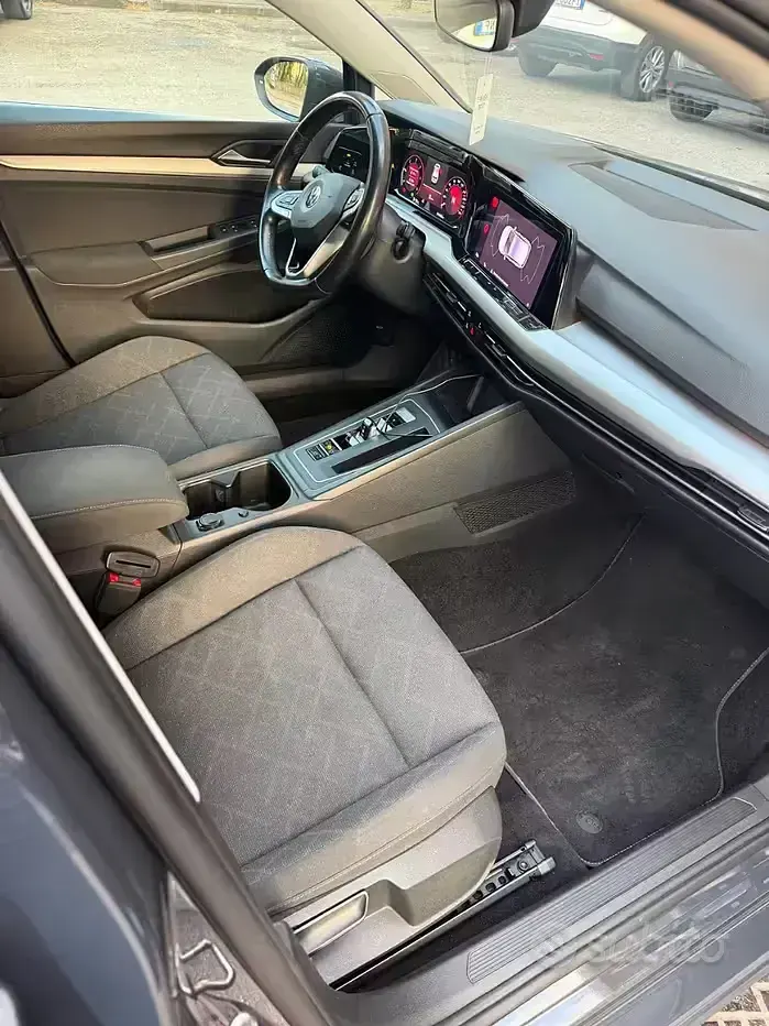 Usata VW Golf VIII 116 CV (85 kW) 2022 Grigio Berlina