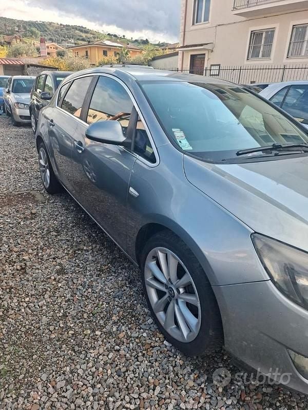 Usata Opel Astra 2010 Grigio Berlina