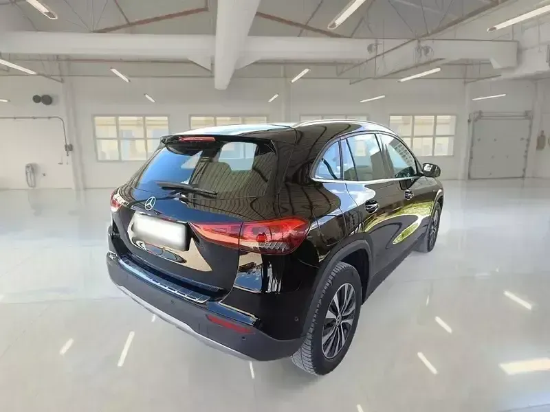 Usata Mercedes GLA250 Business 160 CV (117 kW) 2021 SUV