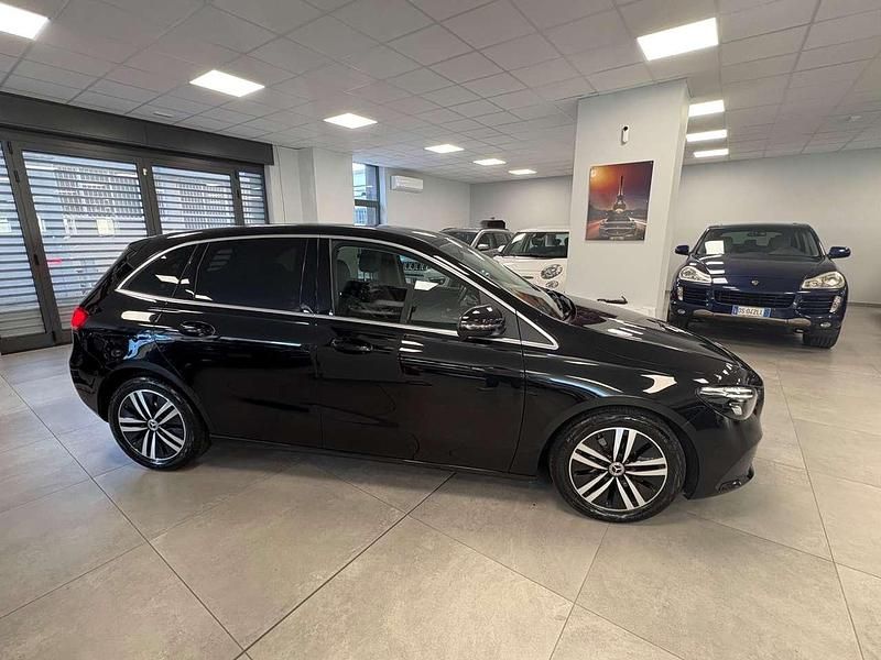 Usata Mercedes B180 116 CV (85 kW) 2022 Nero Utilitaria