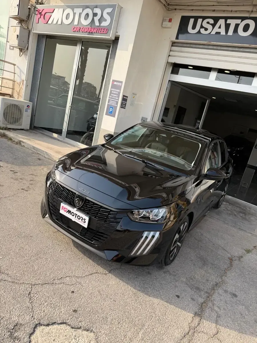 Nuova Peugeot 208 Allure 100 CV (73 kW) 2026 Nero Utilitaria