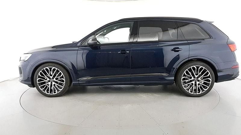 Nuova Audi Q7 2025 Grigio waitomo metallizzato SUV