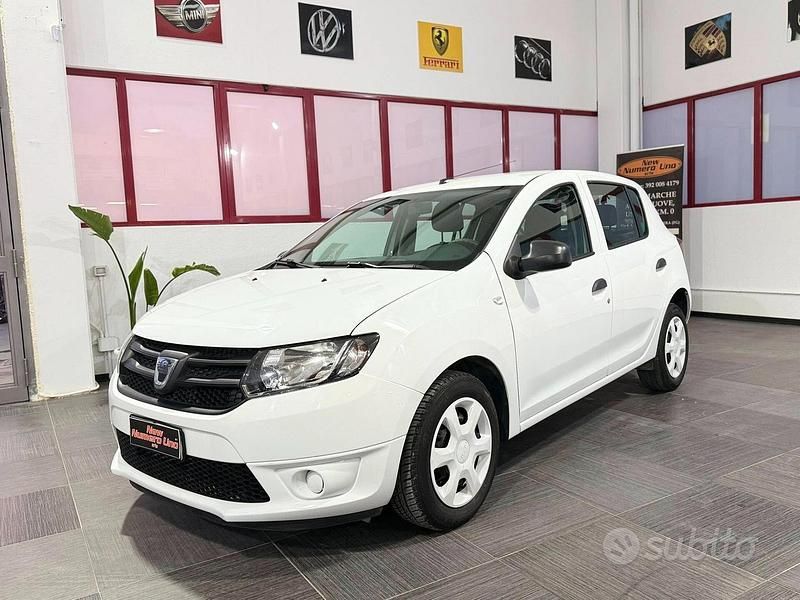 Usata Dacia Sandero Lauréate 75 CV (55 kW) 2016 Bianco Berlina