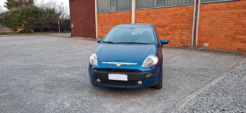 Usata Fiat Grande Punto 70 CV (51 kW) 2012 Blu Utilitaria