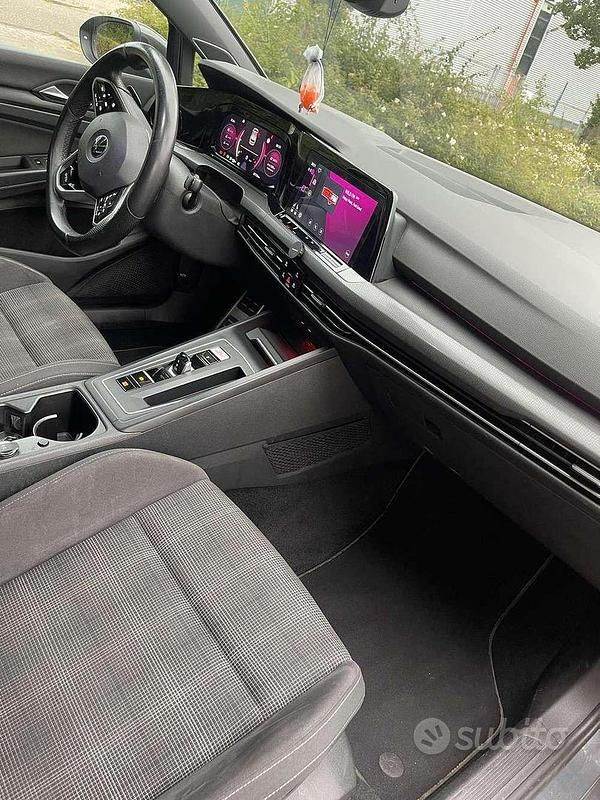 Usata VW Golf VIII 2021 Grigio Berlina