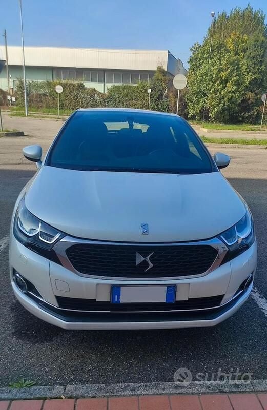 Usata DS Automobiles DS4 So Chic 120 CV (88 kW) 2017 Bianco Utilitaria
