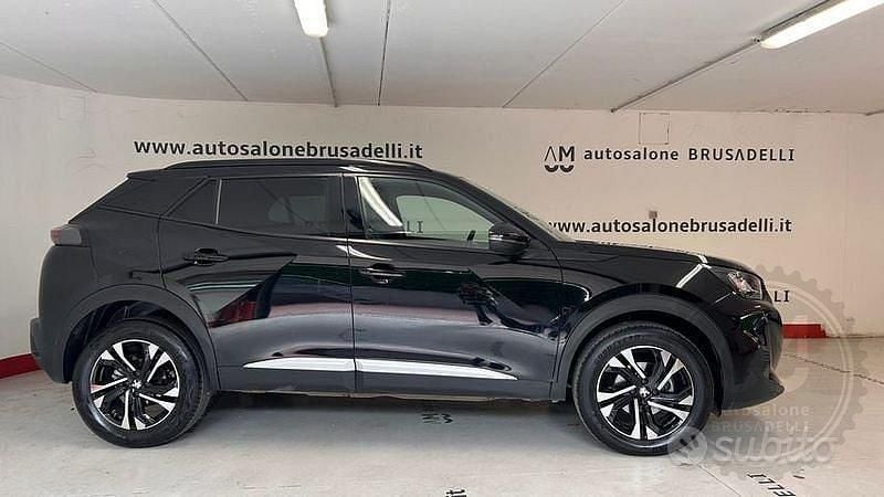 Usata Peugeot 2008 Allure 102 CV (75 kW) 2023 Nero SUV