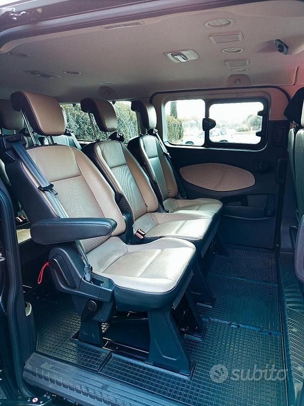 Usata Ford Tourneo 155 CV (114 kW) 2015 Nero Monovolume