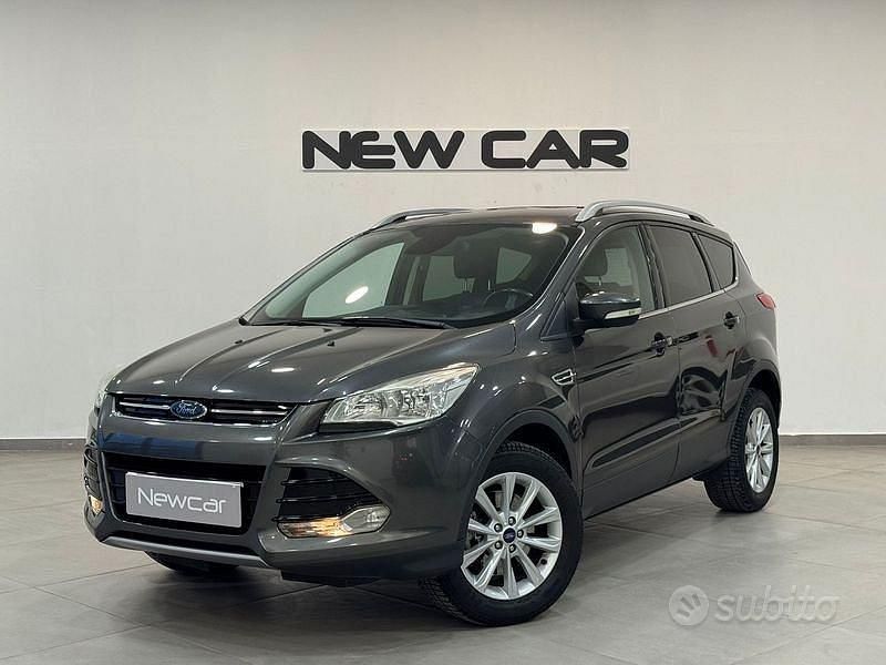 Usata Ford Kuga Titanium 120 CV (88 kW) 2016 Grigio SUV