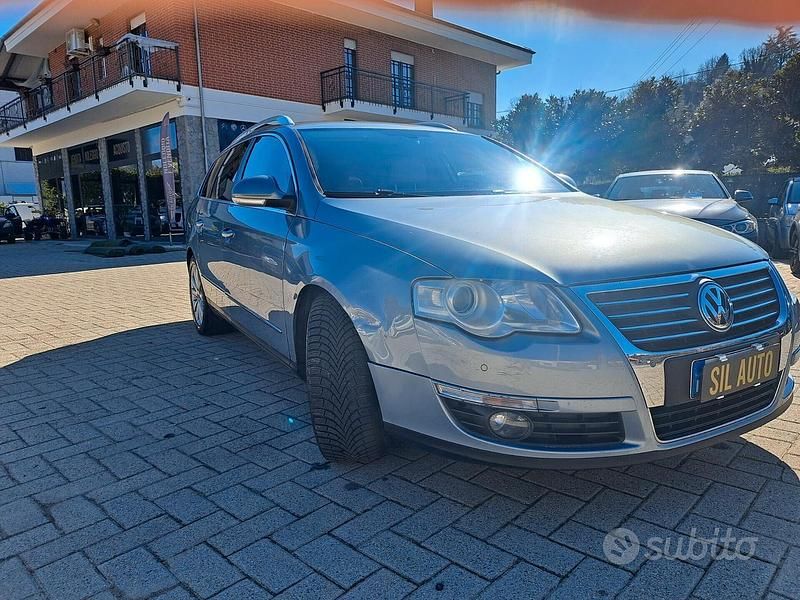 Usata VW Passat Comfortline 143 CV (105 kW) 2009 Blu Station wagon